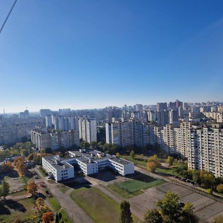 Видовые Апартаменты キエフ エクステリア 写真